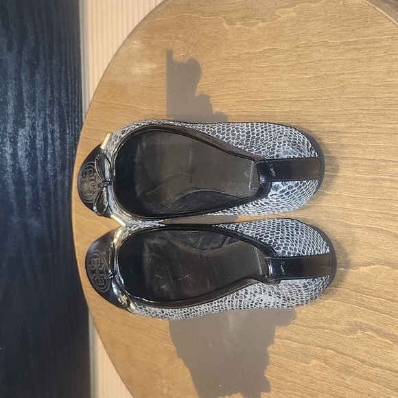 SOLD Tory Burch Flats size 7.5 - Picture 5 of 15